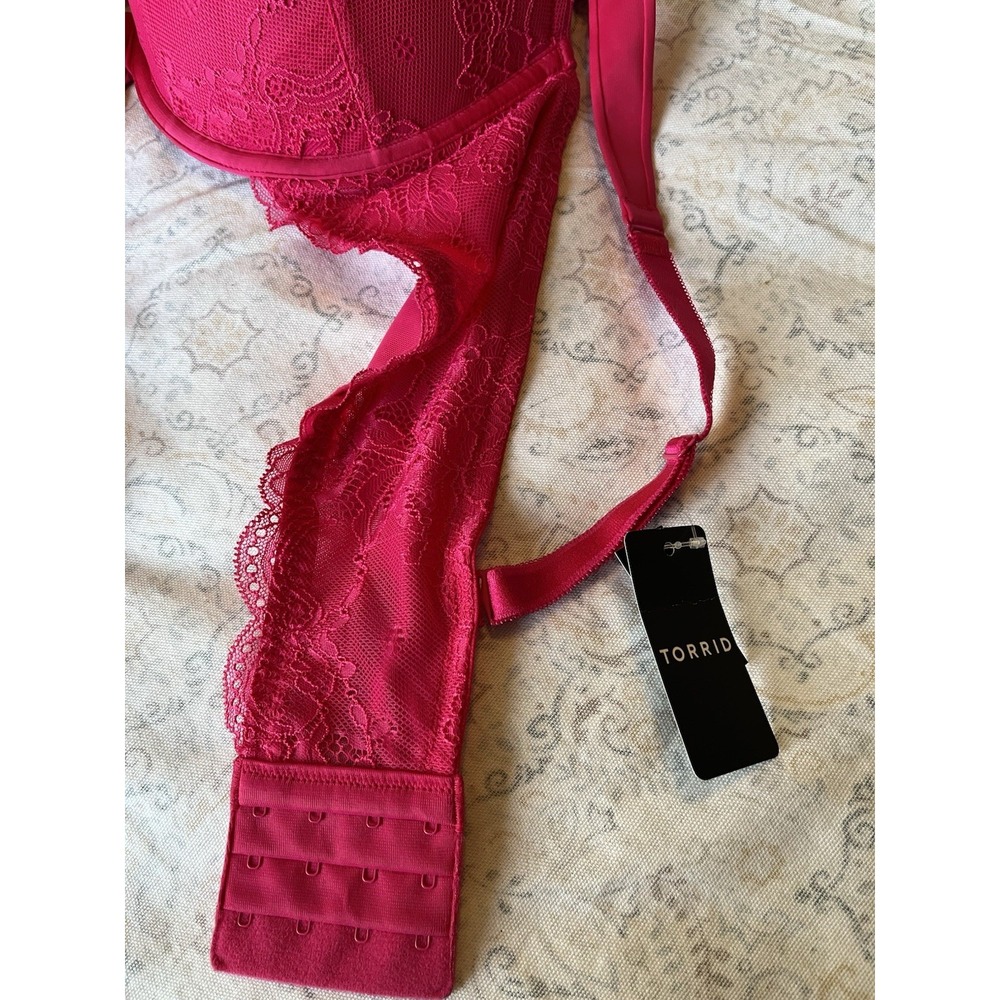 TORRID, Women's Bra,‎ 42D Plunge Push-up Chelsea Lace, Heart Diamond Strap Pink - Picture 14 of 14